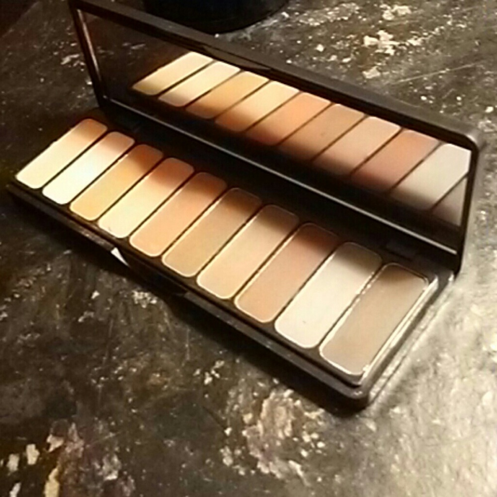Elf eye shadow case